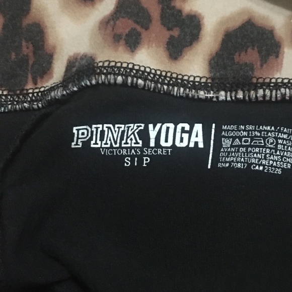 Victoria's Secret Pink yoga capris - Picture 3 of 4
